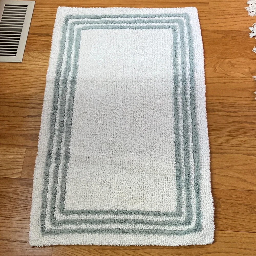 Organic Cotton White and Sea Foam Reversible Bath Mat